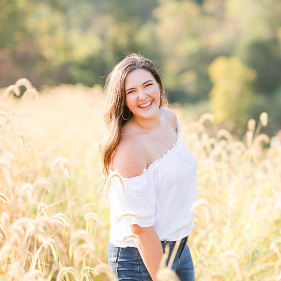 Meet your posher, Hannah! - Picture 1 of 1